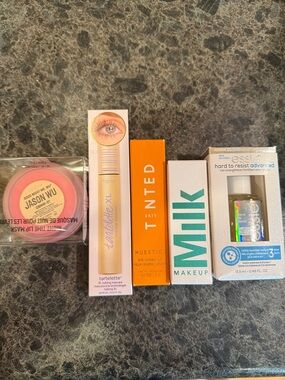 tarte tartelette XL Mascara in peach-pink box